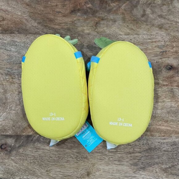 NEW 13-1 Kids Plush Maui the Pineapple Squishmallows Slippers - Picture 2 of 3